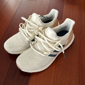 Men’s size 9 adidas ultra boost sneakers